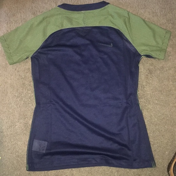 NWT Nike Dry VNeck Dri-Fit Technology Soccer Shirt - Picture 5 of 6